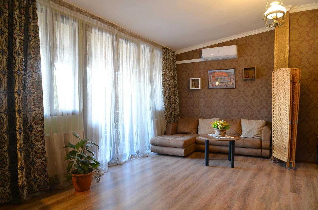 Natia'S Apartment On Dadiani St. Tiflis Dış mekan fotoğraf